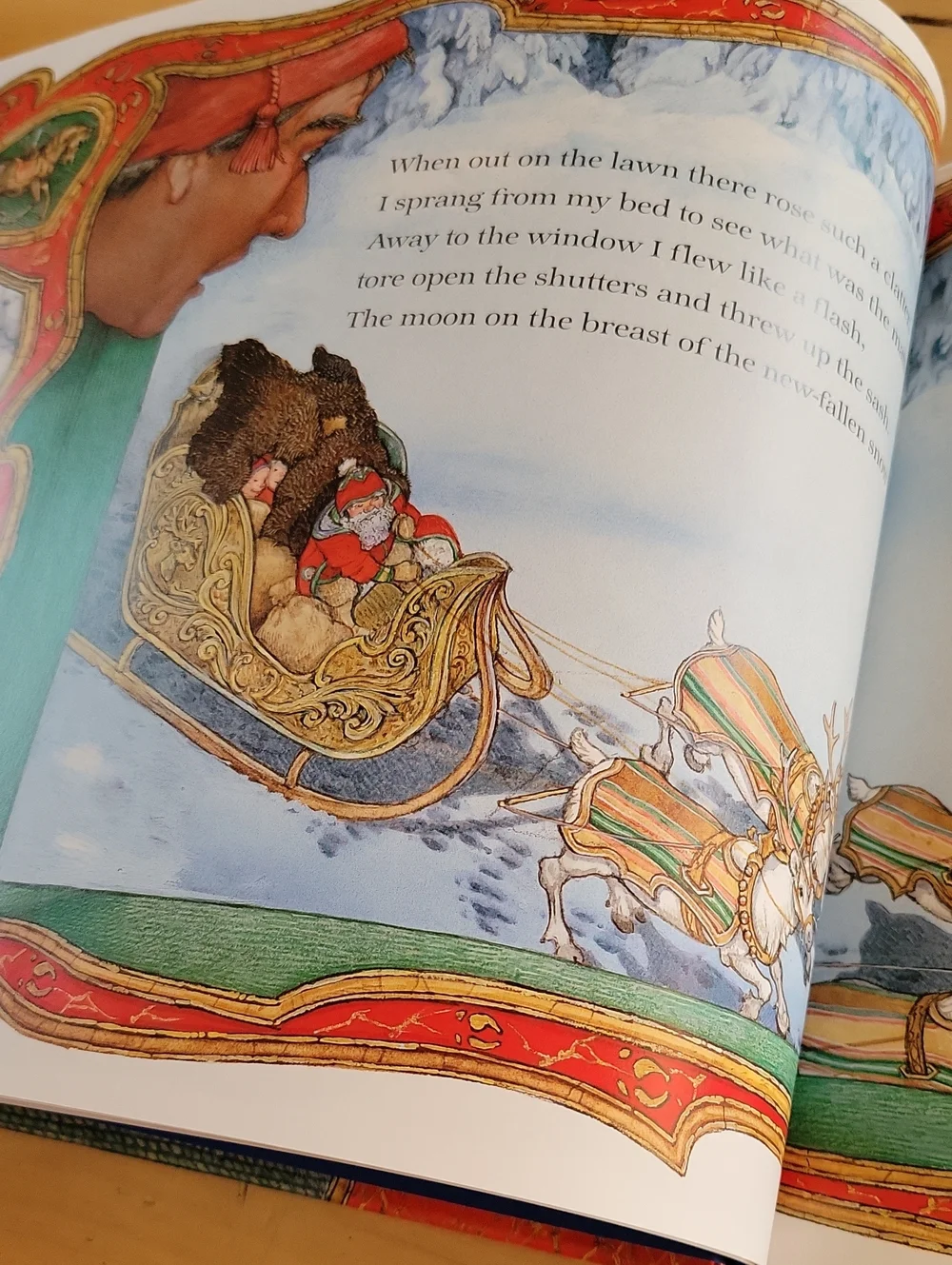 The Night Before Christmas by Jane Brett & Clement Moore